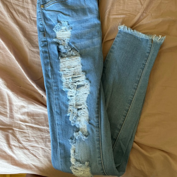 Fashion Nova Distressed - Picture 5 of 6